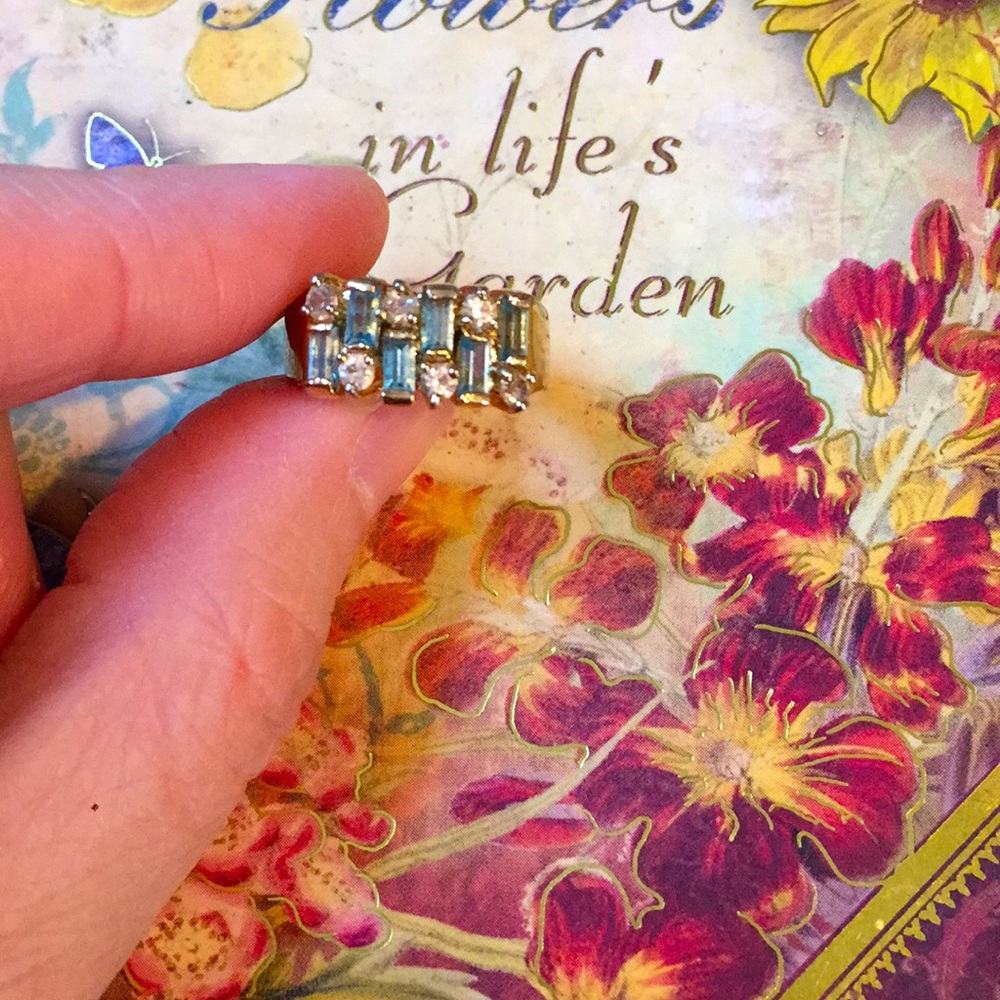 Vintage gold tone ring